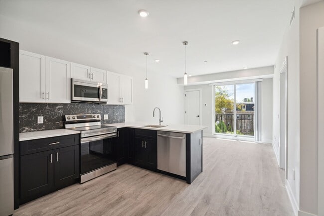 Building Photo - Sparrow House