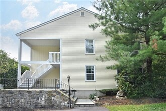 Building Photo - 352 Carroll Close