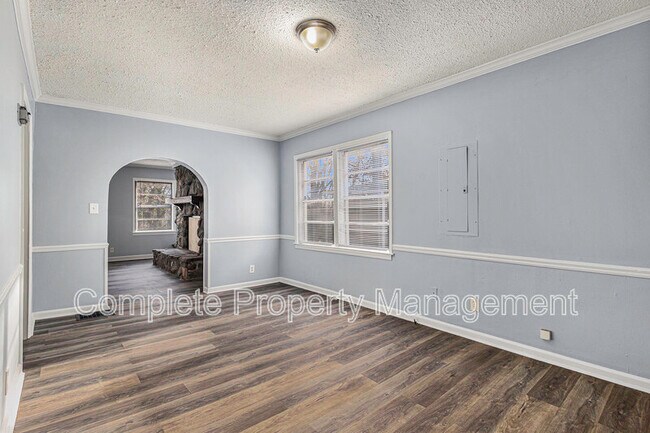 Building Photo - 1007 12th St