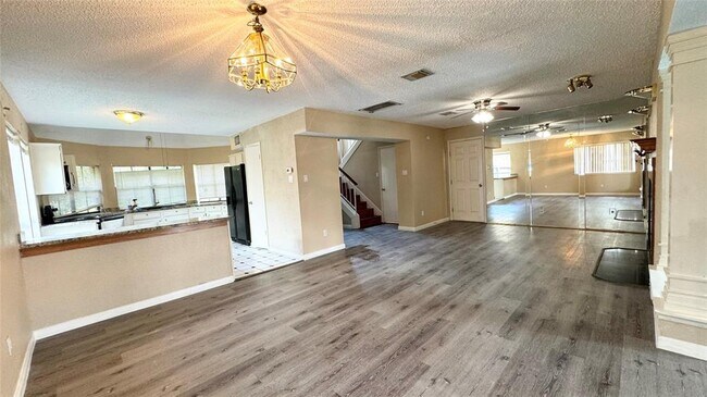 Building Photo - 2602 Lakefield Way