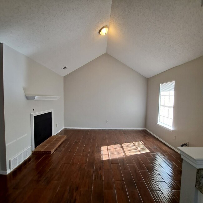 Building Photo - 4551 Summer Creek N
