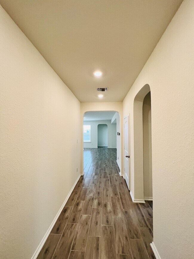 Building Photo - 6229 Mantalcino Dr