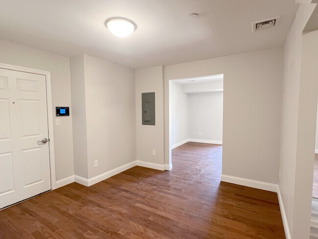Building Photo - 30 Randolph Dr