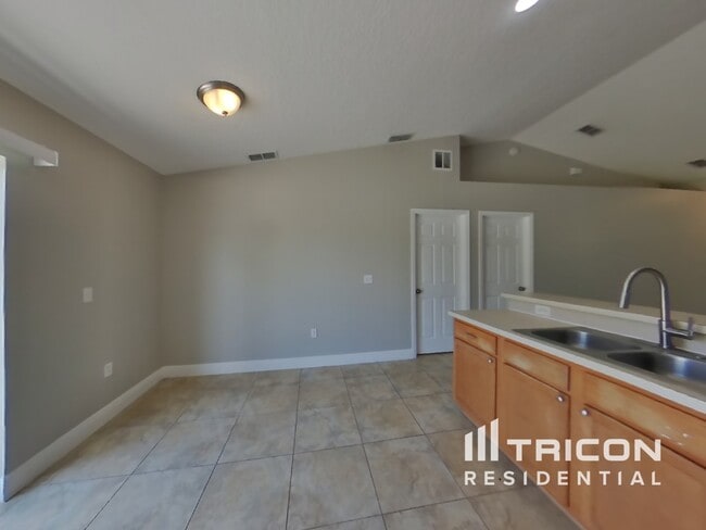 Foto del edificio - 3240 Amber St