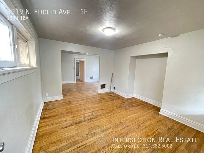 Building Photo - Spacious 1 Bedroom Apt near I-70