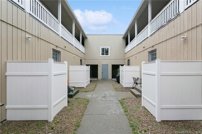 Building Photo - 511 High St