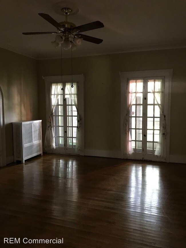 Foto del edificio - 3 br, 2 bath Apartment - 220 4th Street NE