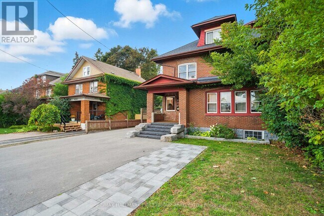 Photo du bâtiment - 622 Simcoe St N