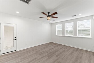 Building Photo - 14828 Spica Ct
