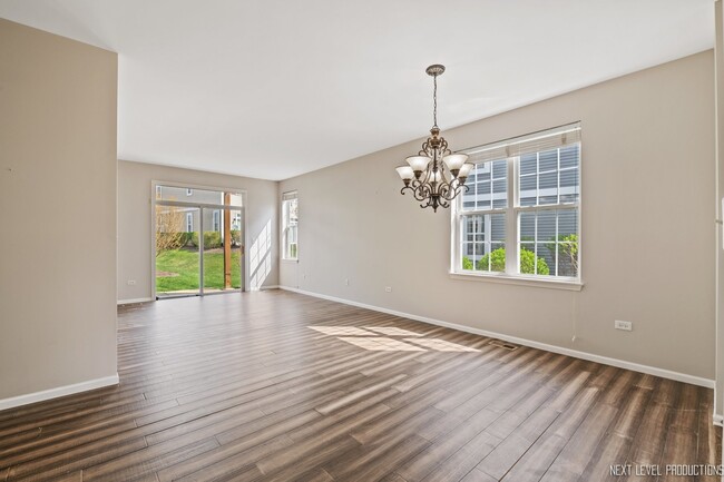 Foto del edificio - 2428 Golf Ridge Cir
