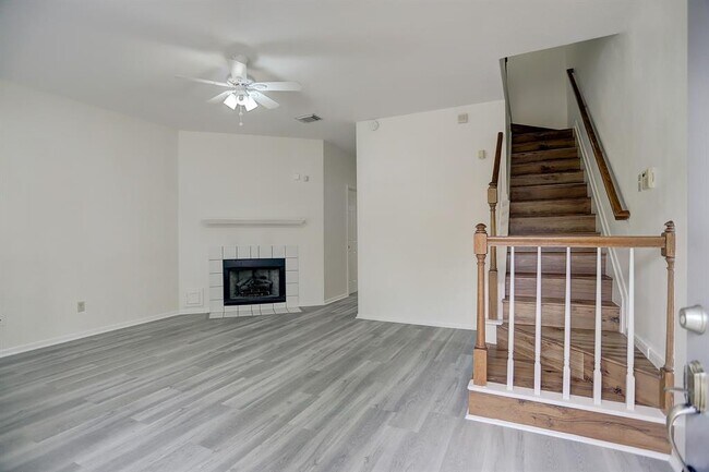 Foto del edificio - 2930 Grants Lake Blvd