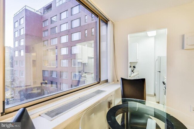 Foto del edificio - 1111 Arlington Blvd