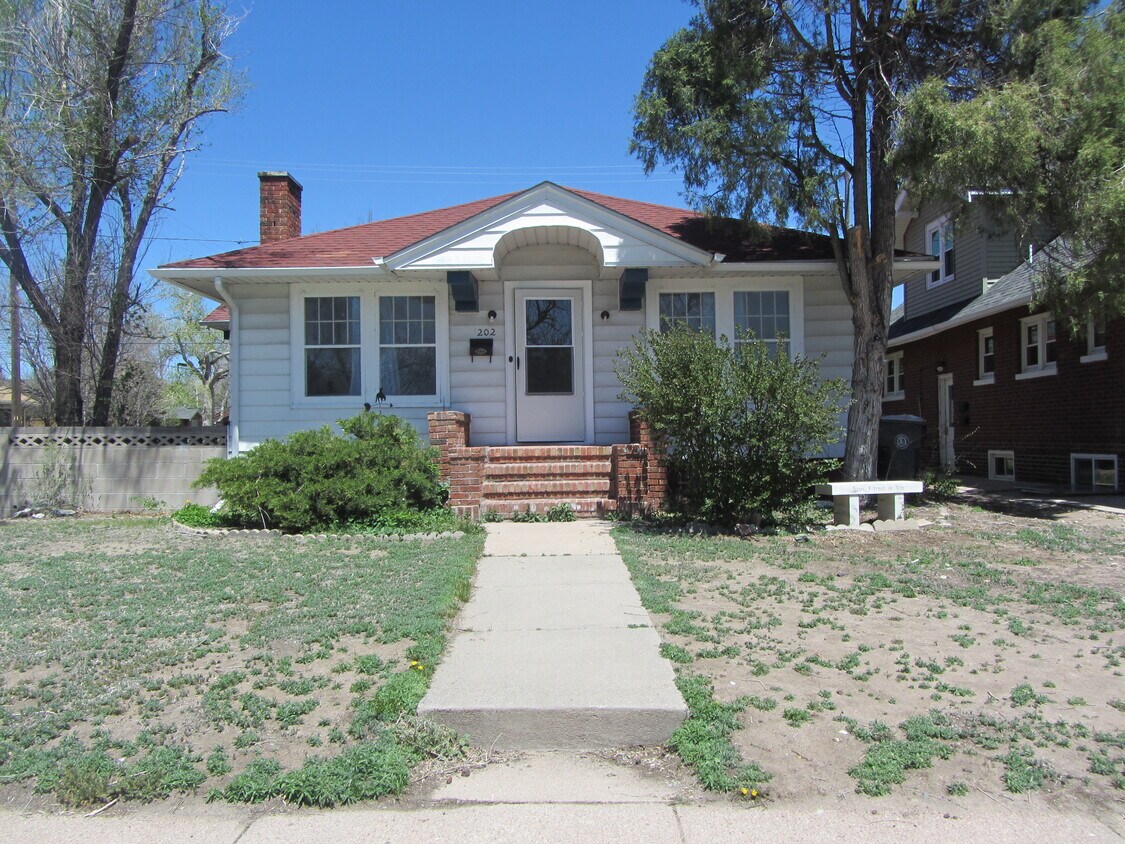 Primary Photo - 202 E 3rd Ave