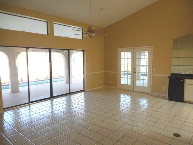 Building Photo - 1018 San Mateo Dr