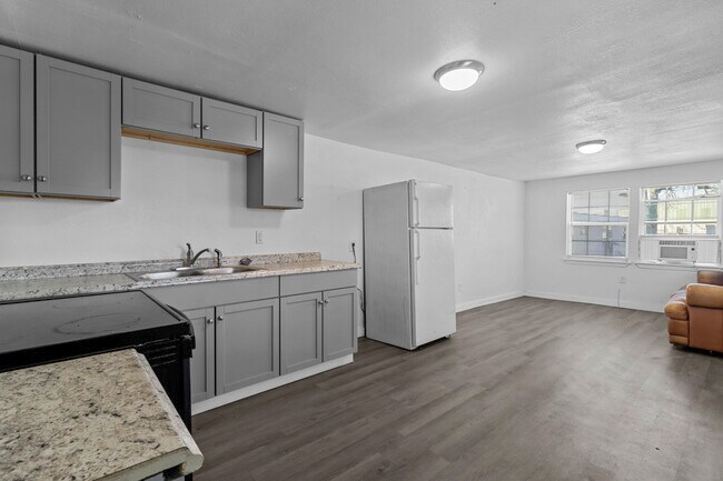Building Photo - Newly Rehabbed Mobile Home For Rent