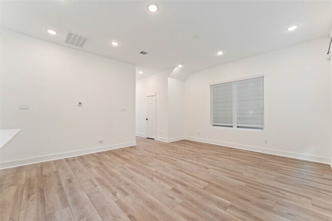 Foto del edificio - 5824 Highland Sky Ln
