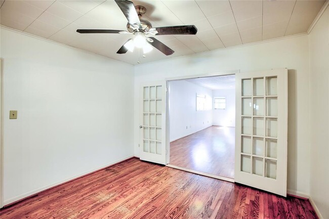 Building Photo - 1410 Georgina St