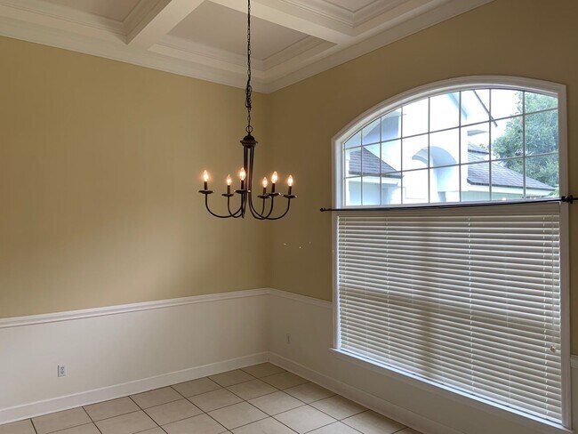 Foto del edificio - 5 Bedroom/3.5 Bathroom Pool Home On Cul-De-Sac Minutes from Downtown Windermere!!!