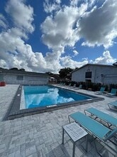 Building Photo - 615 Colonial Dr