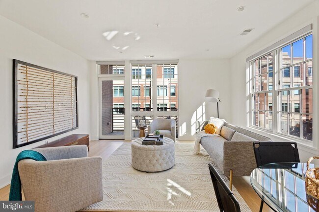 Foto del edificio - 521 N Washington St