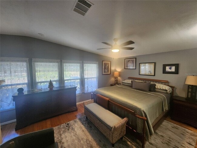 Building Photo - 24921 Pine Hill