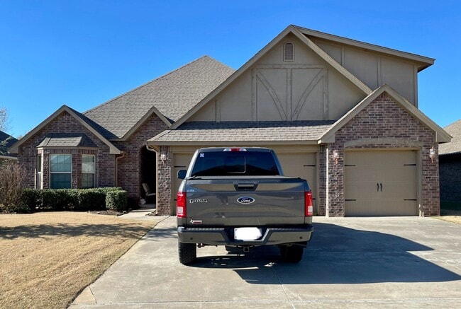 Building Photo - Very Nice 4 Bedroom 2.5 Bath Home in Moore...