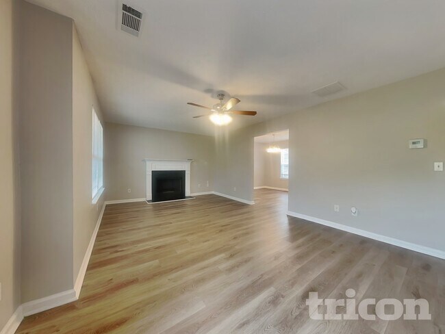 Building Photo - 405 Tori Dr
