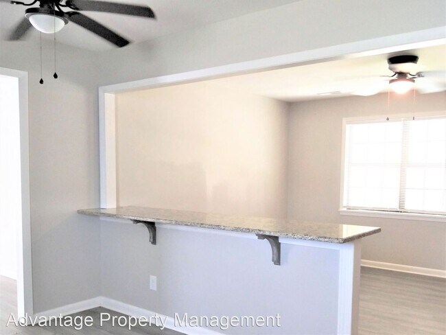 Foto del edificio - 3 br, 2 bath House - 125 Monique Dr