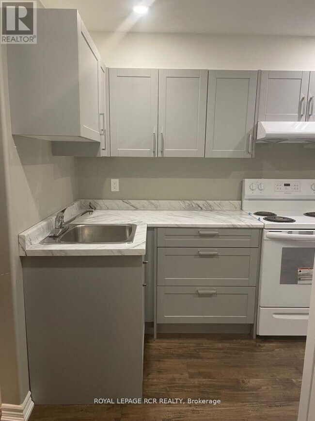 Photo du bâtiment - 42 Walker Blvd