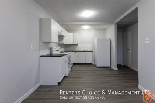 Photo du bâtiment - Freshly Renovated, Snow Removal Included, ...