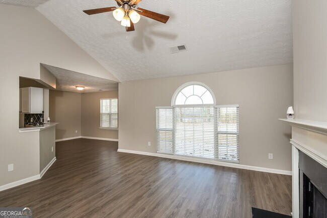 Building Photo - 4949 Lake Park Ln