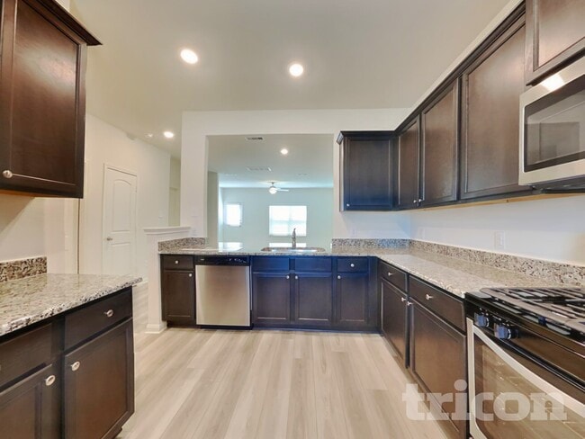 Foto del edificio - 23112 Shakespeare Dr