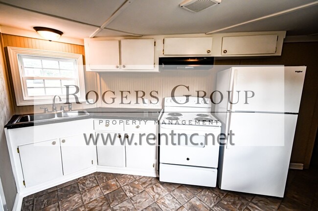 Building Photo - 124 Woodway Dr