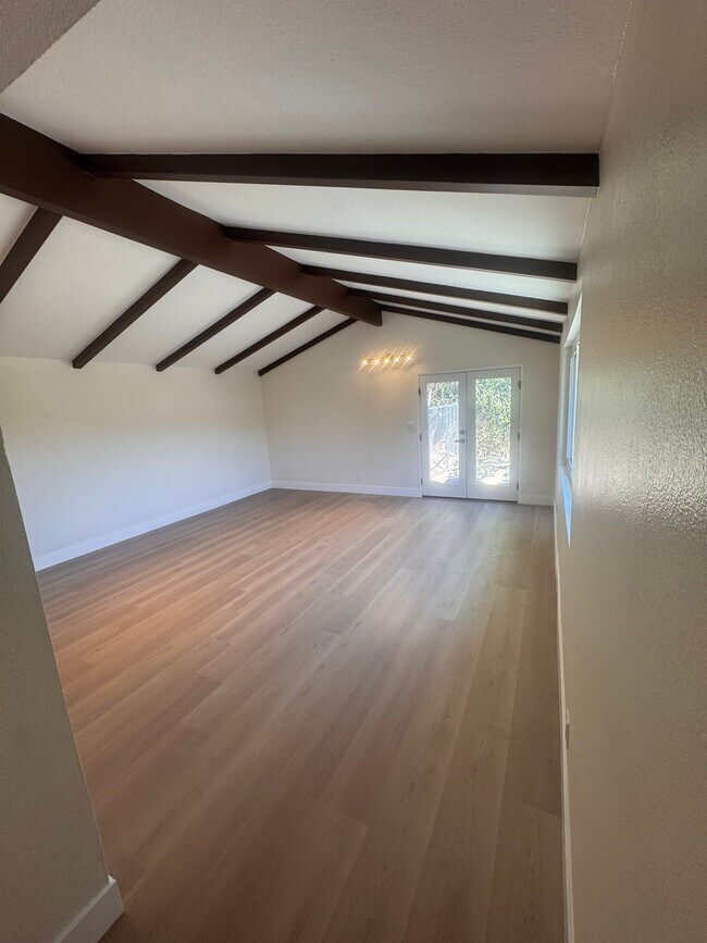 Building Photo - 9244 Crebs Ave