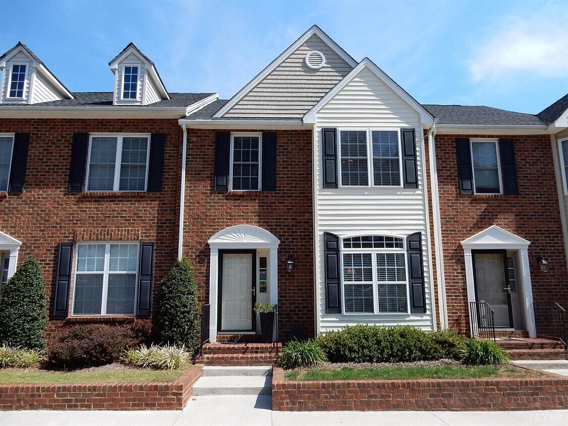 3008 Hill St, Lynchburg, VA 24501 Townhouse for Rent in Lynchburg, VA