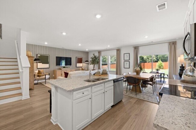 Building Photo - 410 Red Dragon Dr