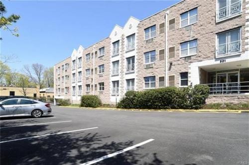 Building Photo - 501 N Barry Ave