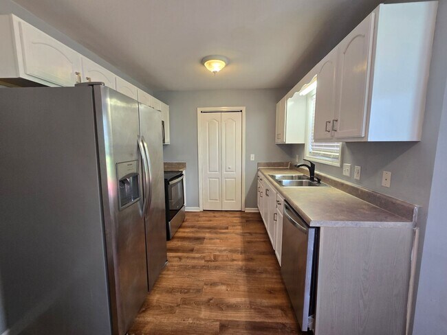 Building Photo - Welcome to Your Next Chapter of Cozy Quirk...