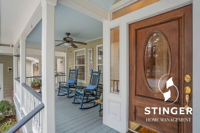 Building Photo - 1808 Lenora Dr