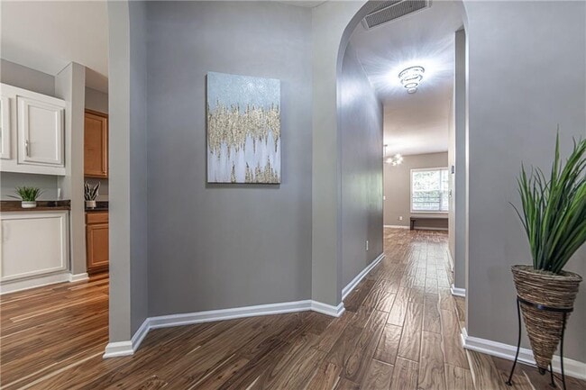 Building Photo - 2657 Cedar Dr