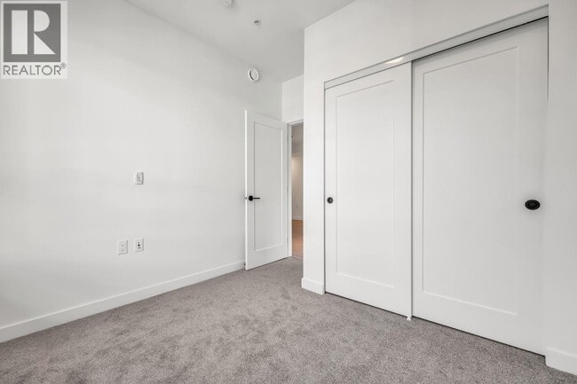 Building Photo - 2002 St George St