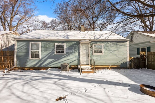 Building Photo - 618 S 18th St