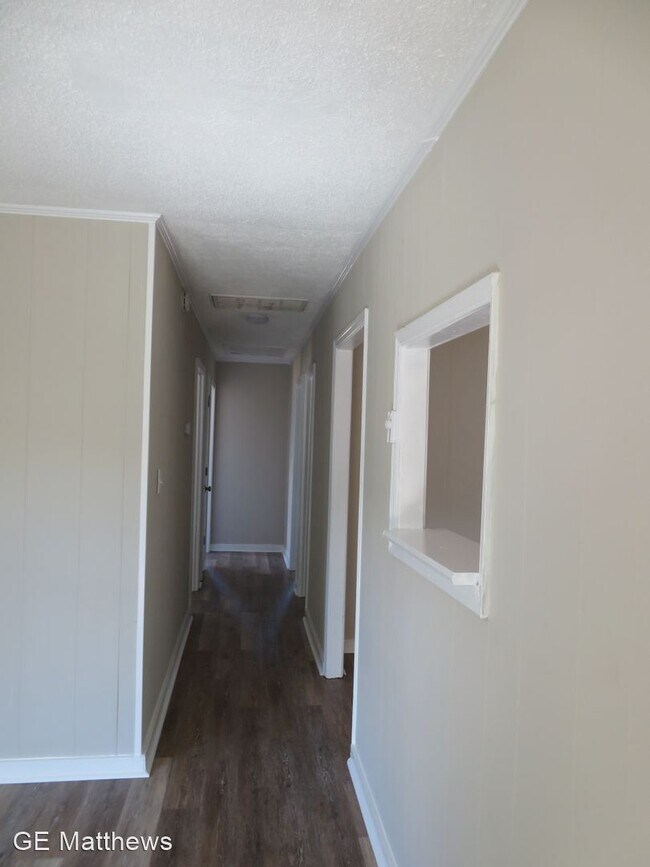 Building Photo - 3 br, 1.5 bath House - 406 E. Westover Avenue