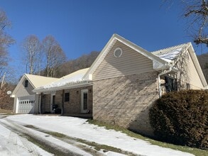 Building Photo - 664 Bear Branch Rd