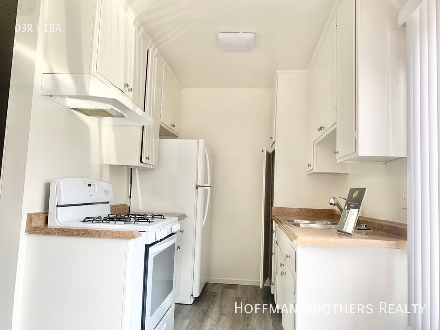 Building Photo - 1822 Colby Ave