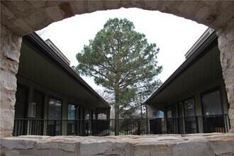 Building Photo - 2815 Rio Grande St