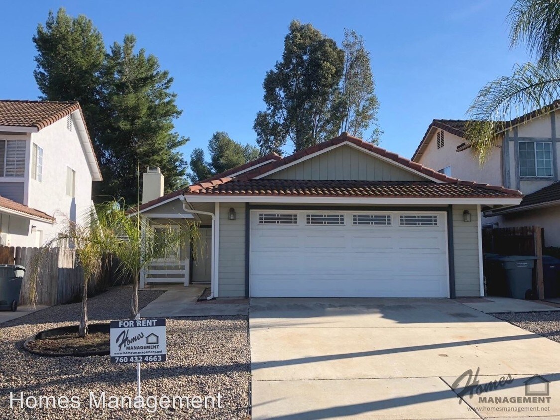 Primary Photo - 1754 S Mammoth Pl