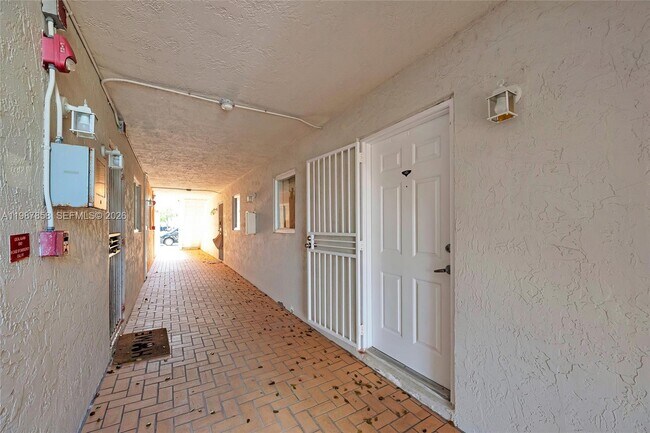 Foto del edificio - 10441 Mahogany Key Cir