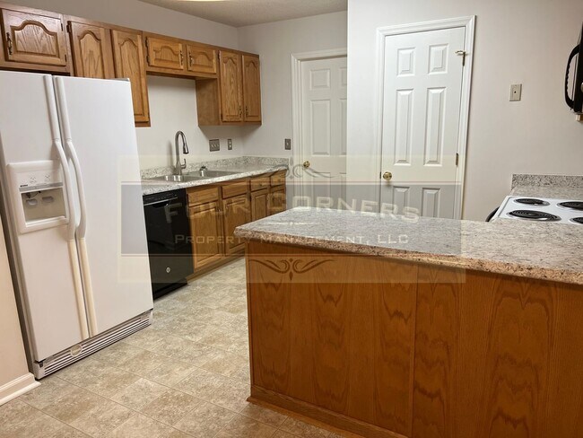 Building Photo - Beautiful 2 Bedroom 2 Bath Home