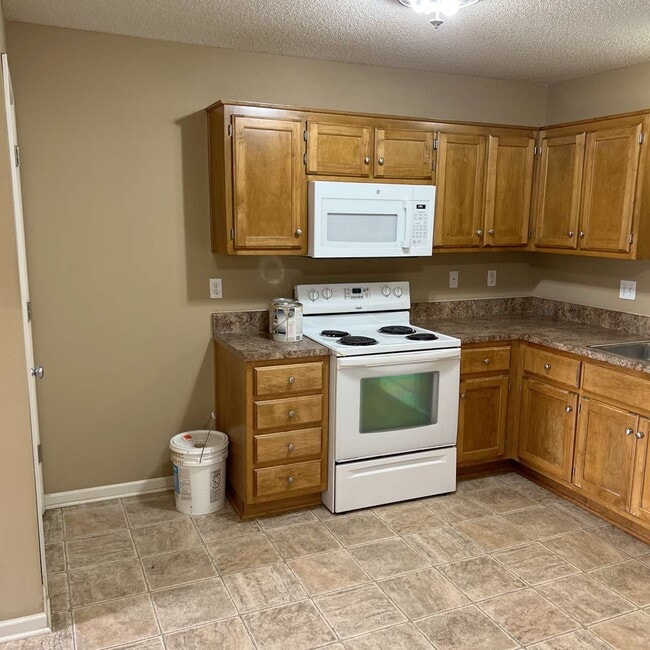 Building Photo - 425 Hawthorne Blvd